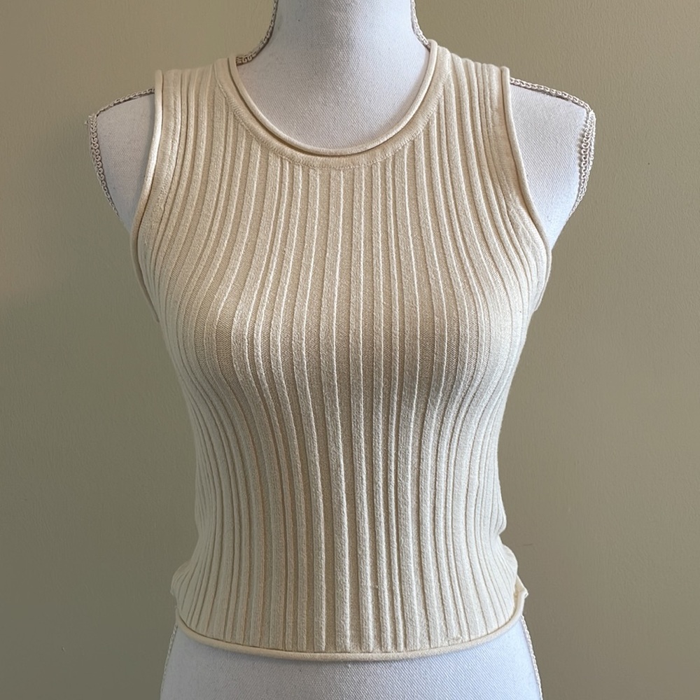 Forever 21 Sleeveless Top size Small, NWT - Picture 2 of 3